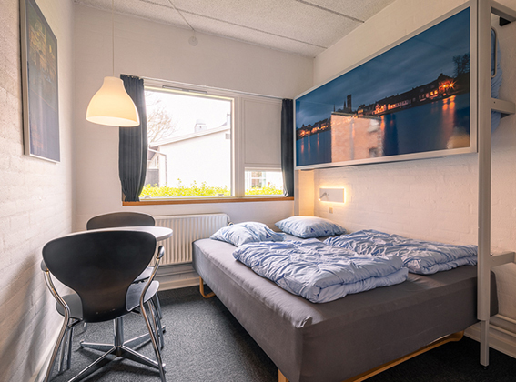 Single room at Danhostel Ribe with a view of the courtyard